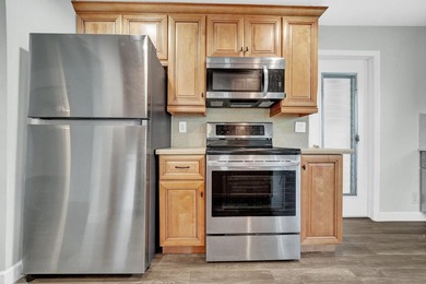 Immaculate and beautifully updated single-family home in - photo 6