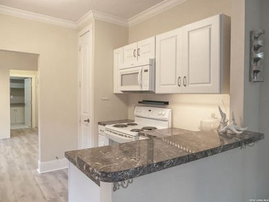 Timeless Charm in the Heart of Woodlawn Lake Discover the magic - photo 9