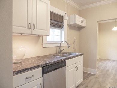 Timeless Charm in the Heart of Woodlawn Lake Discover the magic - photo 10