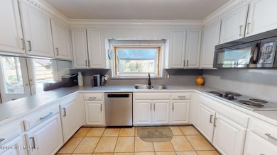 Back on the market UNDER appraised value of $583,000 (FHA) - photo 4