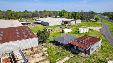 Great location with tons of potential right in the heart of Oak - photo 11