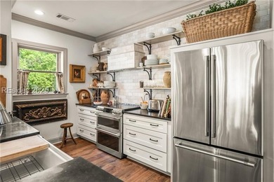 Welcome to luxury waterfront living at Hamilton Village - only a