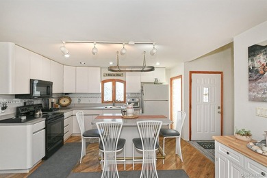 Welcome to this spacious five bedroom, three bath home - photo 15
