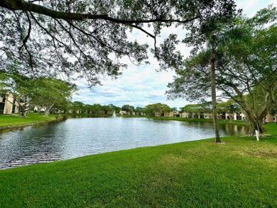 (private lake, pond, creek) Condo For Sale in Deerfield Beach Florida