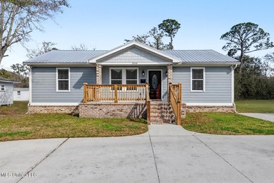 Welcome to South Pascagoula. This 3 bedroom 2 bath home also - photo 1