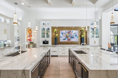 Welcome Home to this rare jewel in the heart of Westlake! Set on - photo 15