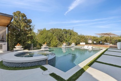 Welcome Home to this rare jewel in the heart of Westlake! Set on - photo 32