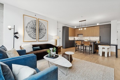 Stunning city and river views! Experience sophisticated urban