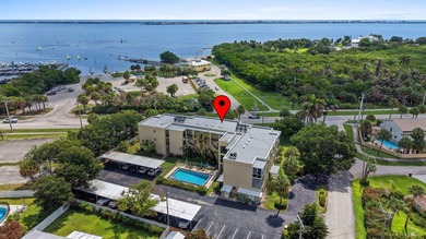 Amazing location - 2nd floor 2 bedroom/2 bath condo conveniently - photo 3