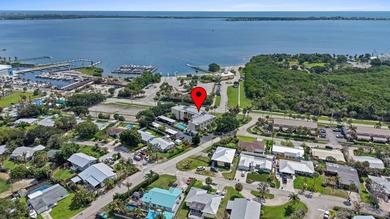 Amazing location - 2nd floor 2 bedroom/2 bath condo conveniently - photo 4