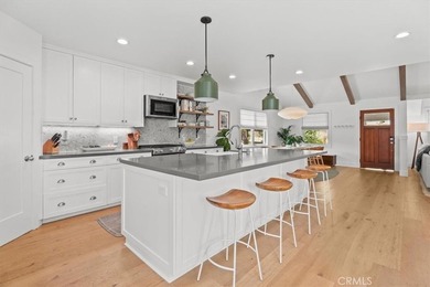 Experience the perfect blend of timeless design, modern comfort - photo 8