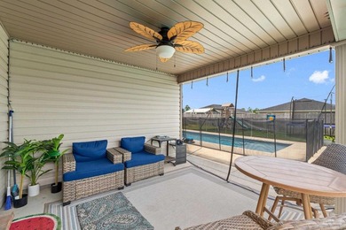 Welcome to this beautifully maintained newer construction home - photo 11