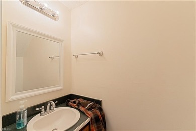 Well maintained, tenant occupied 1,275 sf, 3-bedroom, 2.5 bath - photo 11