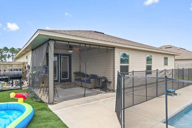 Welcome to this beautifully maintained newer construction home - photo 12