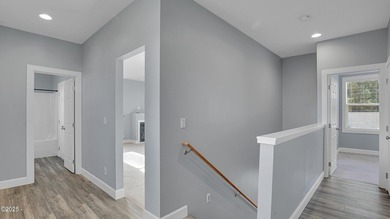 Beautiful 2018 Garden Estates custom home with 2 master suites - photo 13