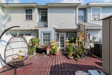 Well maintained, tenant occupied 1,275 sf, 3-bedroom, 2.5 bath - photo 13