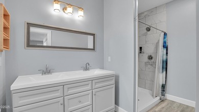 Beautiful 2018 Garden Estates custom home with 2 master suites - photo 14