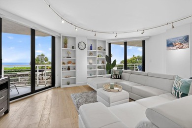 This beautifully updated 3 BR, 2.5 BA corner unit offers - photo 1