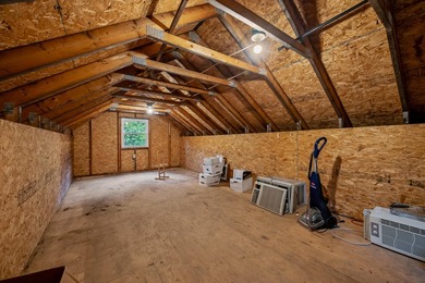 Charming 3 bedroom, 2 bath home set privately on 1+ acre in - photo 26