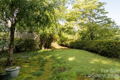 Nestled on a quiet cul-de-sac just a short walk from downtown - photo 27