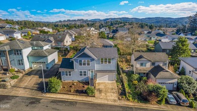 Beautiful 2018 Garden Estates custom home with 2 master suites - photo 27