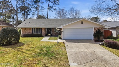 Twin Lakes Home For Sale in Diamondhead Mississippi
