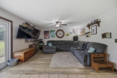 Discover the perfect blend of space, privacy, and opportunity - photo 14