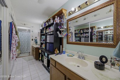 Discover the perfect blend of space, privacy, and opportunity - photo 32