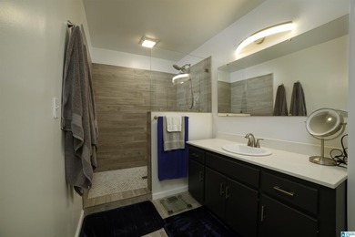 HUGE PRICE REDUCTION!!!!Recently remodeled 4BR/3BA lake home on - photo 9