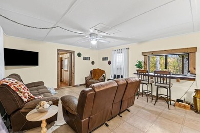 Delightful cabin style cottage on 6.60 surveyed beautiful - photo 9