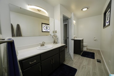 HUGE PRICE REDUCTION!!!!Recently remodeled 4BR/3BA lake home on - photo 10