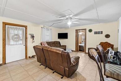 Delightful cabin style cottage on 6.60 surveyed beautiful - photo 10