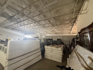 We are pleased to present this Industrial Warehouse Space for - photo 11