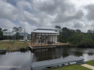 Beautiful canal-front home just minutes from downtown Bay St - photo 11