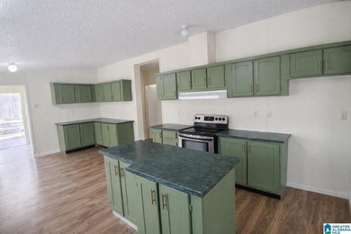 MOTIVATED SELLER - BRING ALL OFFERS. Discover a rare opportunity - photo 5