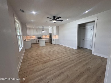 Beautiful canal-front home just minutes from downtown Bay St - photo 15