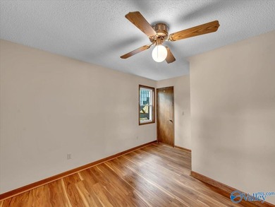 Nestled along the Elk River, 2-bed, 2-bath waterfront retreat - photo 15