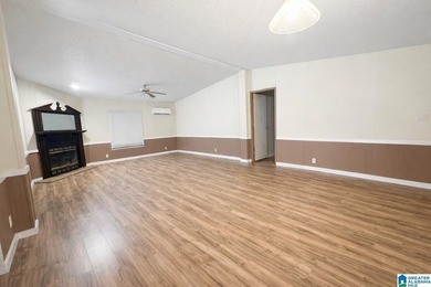 MOTIVATED SELLER - BRING ALL OFFERS. Discover a rare opportunity - photo 6
