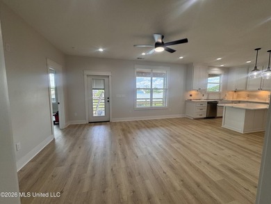 Beautiful canal-front home just minutes from downtown Bay St - photo 17