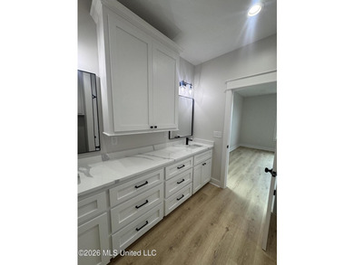 Beautiful canal-front home just minutes from downtown Bay St - photo 36