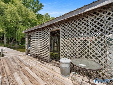 Nestled along the Elk River, 2-bed, 2-bath waterfront retreat - photo 37