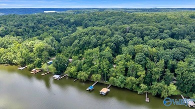 Nestled along the Elk River, 2-bed, 2-bath waterfront retreat - photo 41