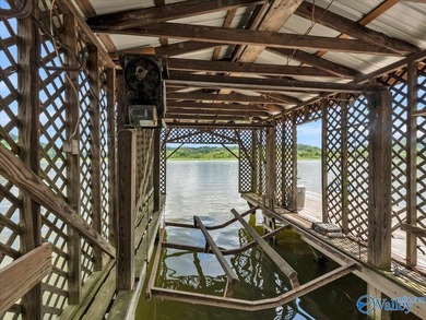 Nestled along the Elk River, 2-bed, 2-bath waterfront retreat - photo 43