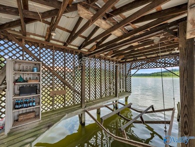 Nestled along the Elk River, 2-bed, 2-bath waterfront retreat - photo 44