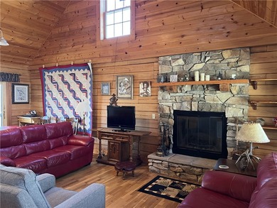 Secluded 3BR-2BA rustic Ozark Mountain log cabin on 15.93 acres - photo 3