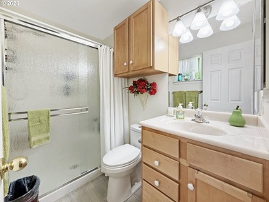 Welcome to this charming single-level home in Brookings, Oregon - photo 15