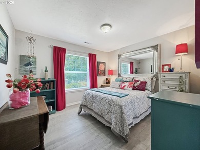 Welcome to this charming single-level home in Brookings, Oregon - photo 16