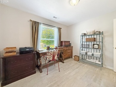 Welcome to this charming single-level home in Brookings, Oregon - photo 21