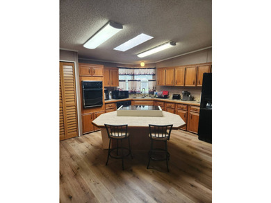 RESORT STYLE LIVING / METAL ROOF/ NEWER A/C / PRICED TO SELL - photo 8