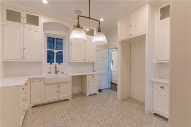 Stunning Historical Estate with Bay Views. Step into history - photo 11